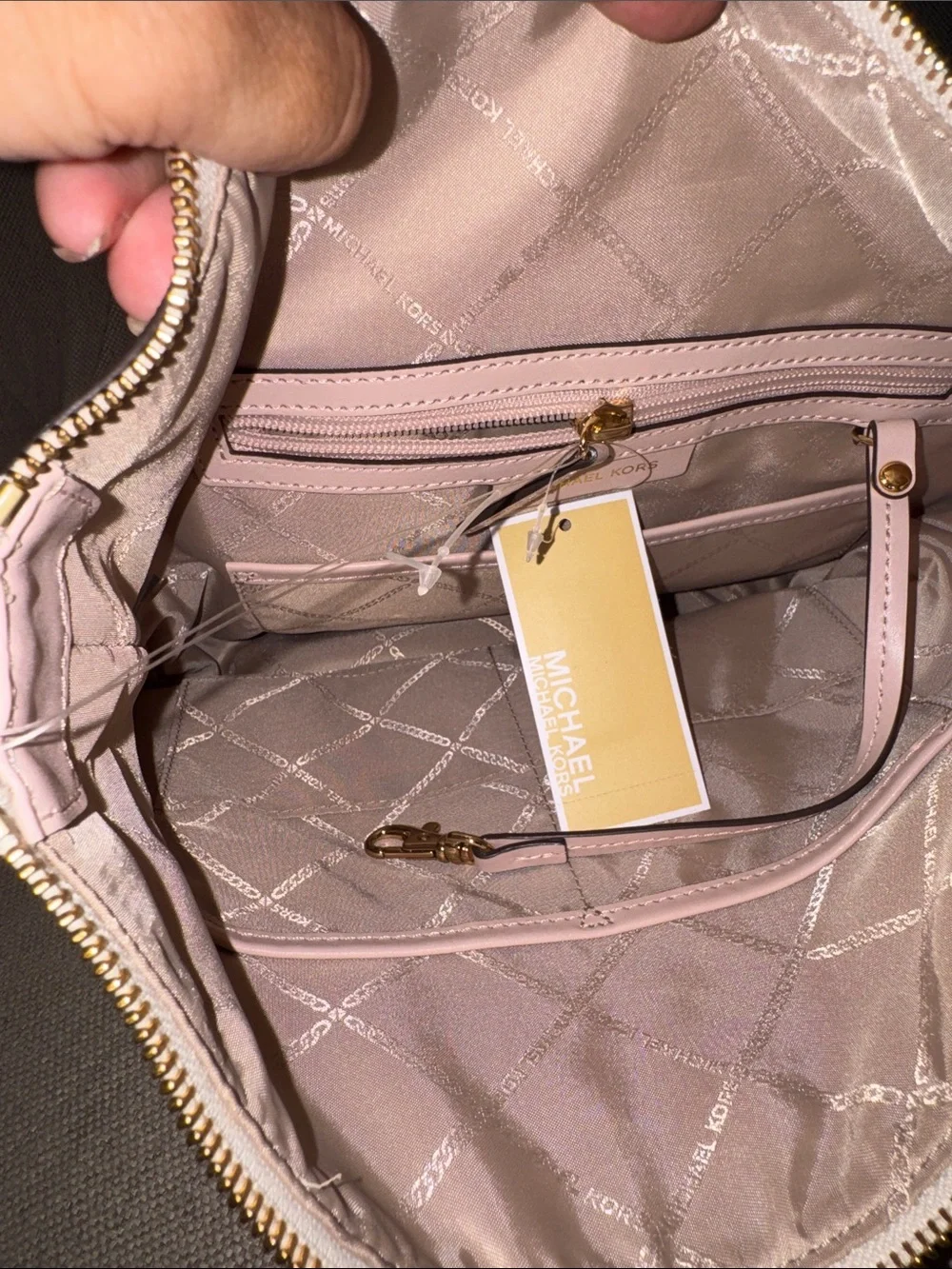 BNWT Michael Kors Cream & Pink Signature Stripe Bucket Shoulder Bag